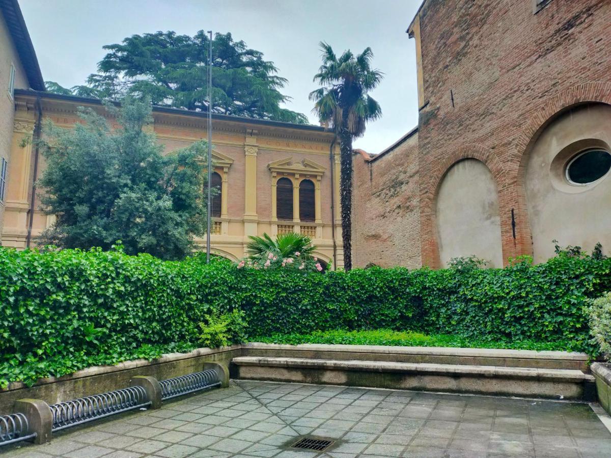 Ca' Spadoni, Centro Storico, Piano Terra, Ingresso Indipendente, Teatro, Parcheggio, Imola Exterior photo